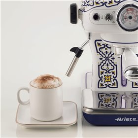 Ariete 1389 Macchina da caffè Capri, 850W, Capacità serbatoio 0,9L, Filtro ½ tazze, Vassoio raccogli goccia, Cappuccinatore